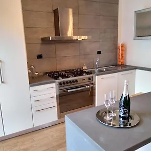 Big House With Garden And Private Parking, 5 Mins From Tower